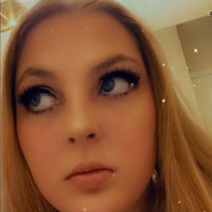 Meet your Posher, Brenna